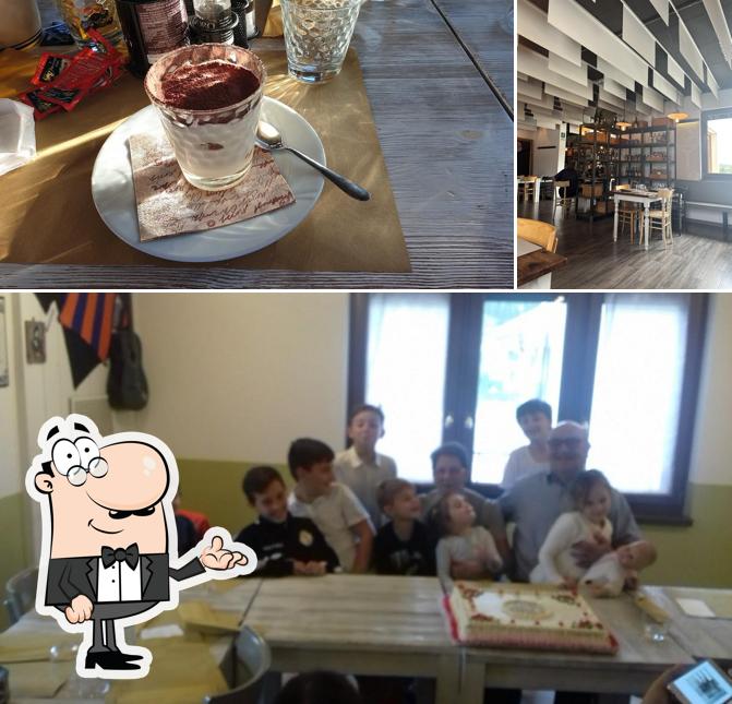 La immagine di interni e cibo da Bar the Brothers