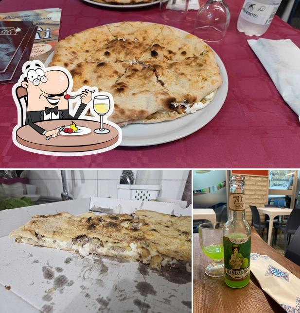 La cibo e interni del ristorante