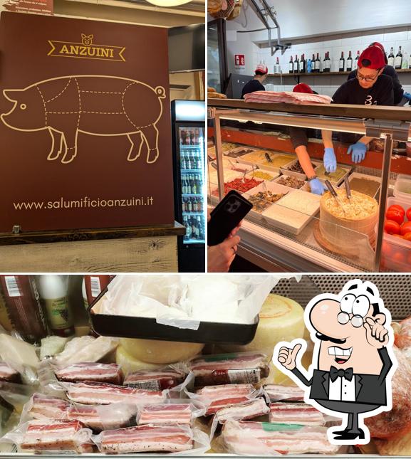 La immagine della interni e cibo di Antico Salumificio Anzuini - La Macelleria storica e Grill di Filiera