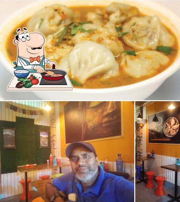Chicken curry at Darjeeling Sherpa Momo দার্জিলিং শেরপা মোমো