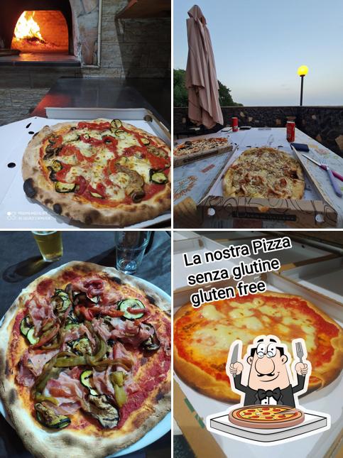 Ordina tra le svariate varianti di pizza
