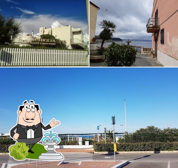 Puoi goderti l'aria fresca da seduto all'esterno di Albergo La Conchiglia