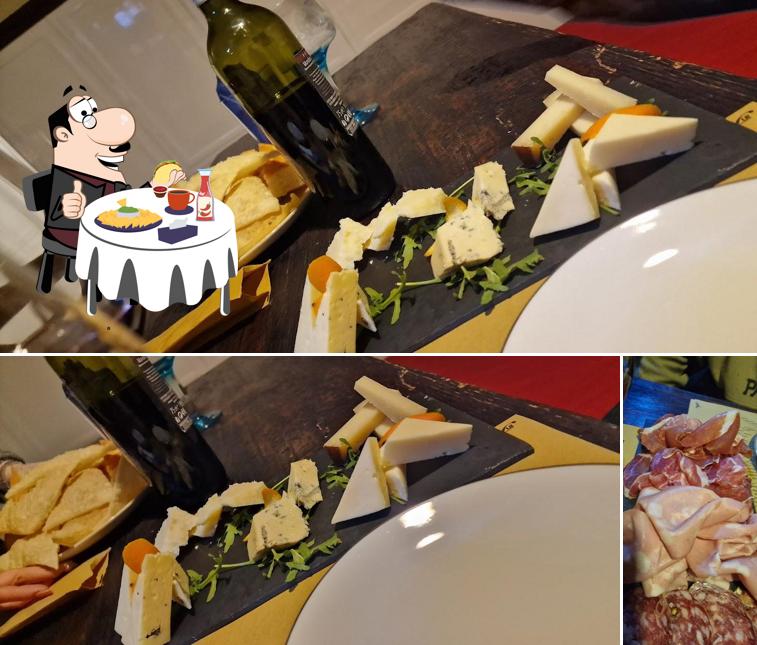 Piatto di formaggi al Salumeria Del Cardinale
