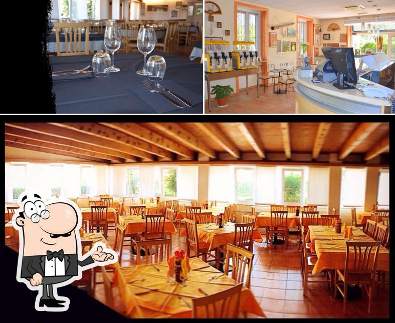 Dai un'occhiata agli interni di Black Horse