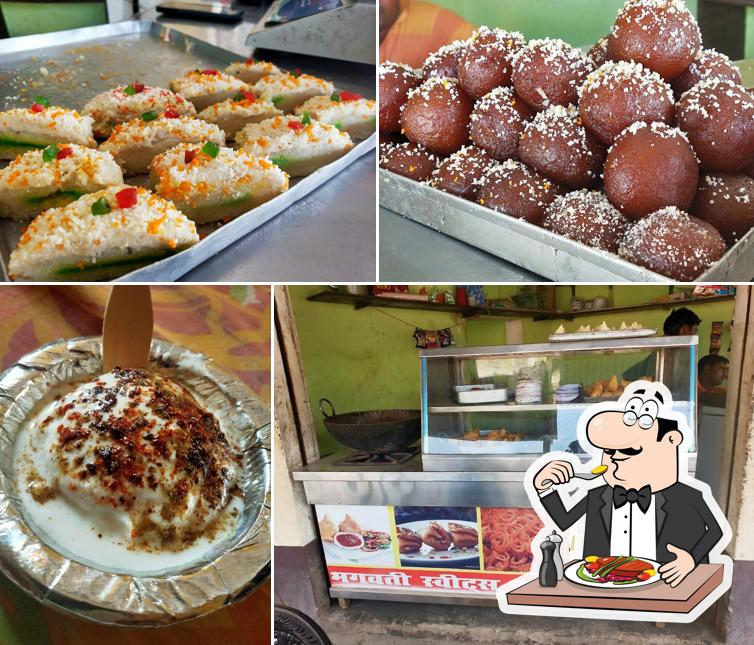 Food at Bhagwati misthan bhandar (Dewal wale)