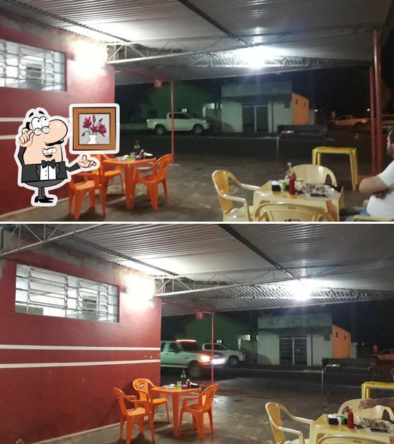 Veja imagens do interior do Espetinho Bella Brasa (Marinho)