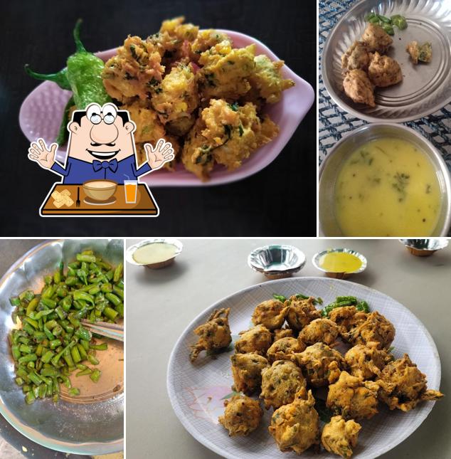 Clam chowder at Manpasand Bhajiya House (મેથી ગોટા)