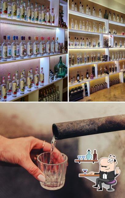 Tra le diverse cose da La Mezcaleria si possono trovare la interni e bevanda