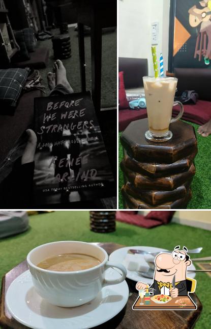 Food at WEBLIHOUSE : Cafe & Books