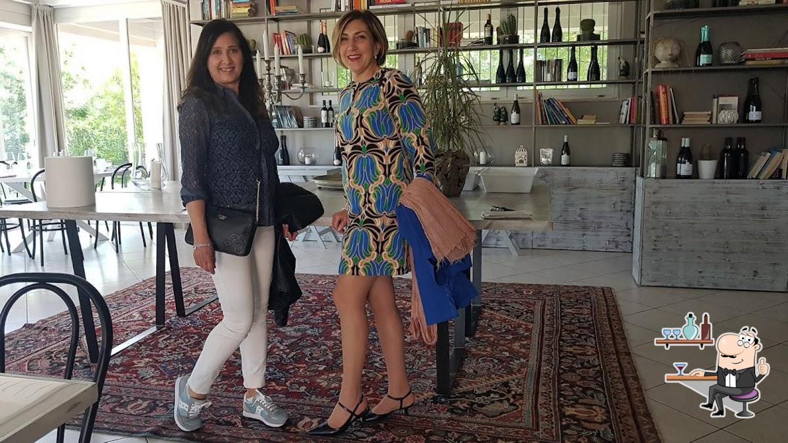 Siediti a un tavolo di La Tressa Bistrot By AlMare