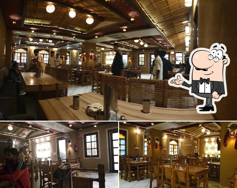 The interior of Chokho Jeeman