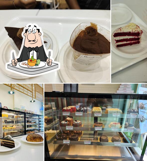 Chocolate mousse at Theobroma Bakery and Cake Shop - Orbit Mall, Gandhinagar