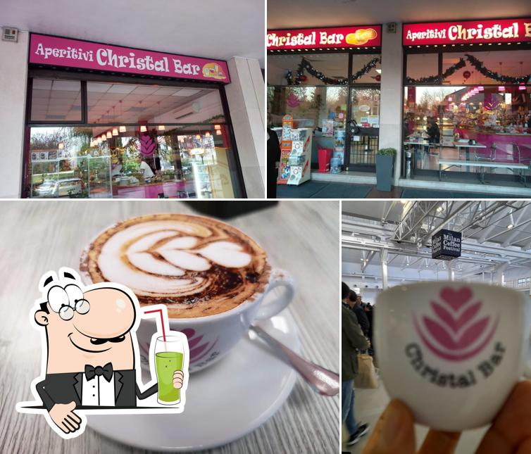 Goditi qualcosa da bere a Christal Bar