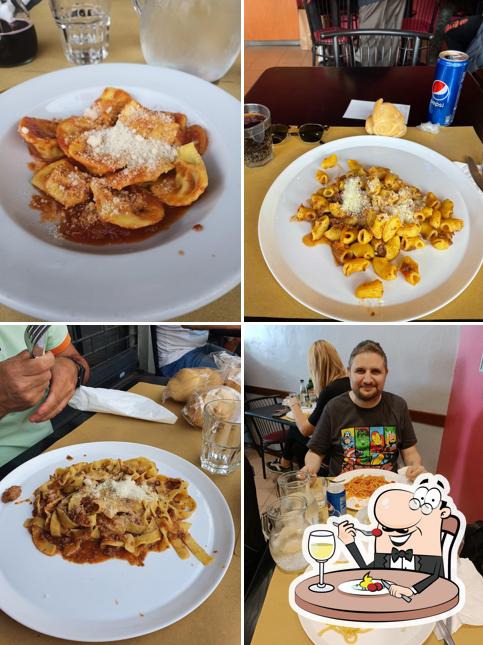 Cibo al Gastronomia Nosari - Tavola Calda