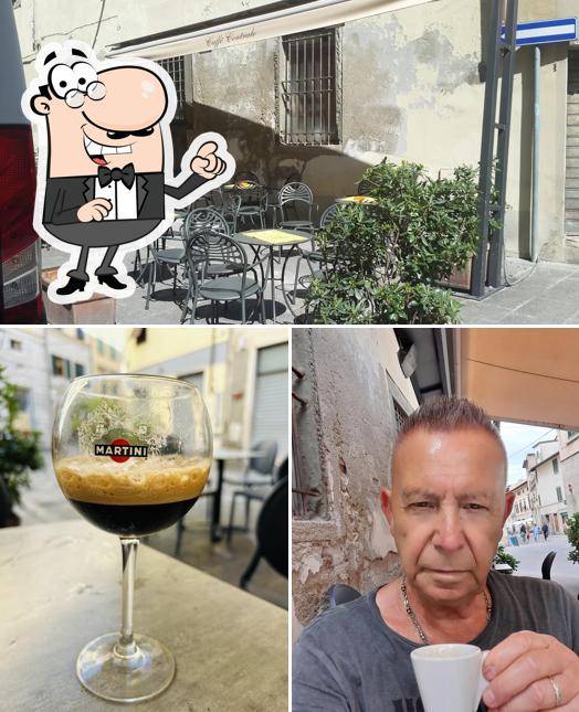 Gli esterni di Bar Centrale