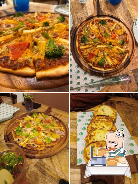 Garlic bread at Cafe Meraki