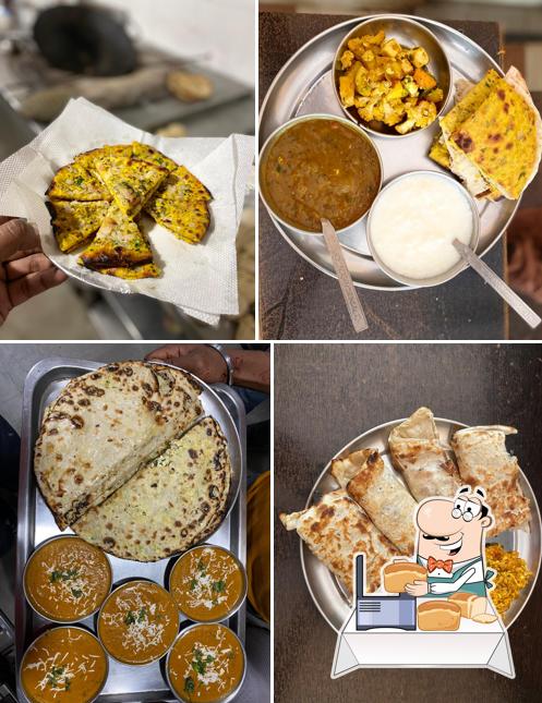 Garlic bread at New Vaishno Dhaba