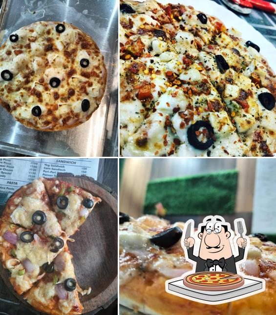 Try out pizza at Shri ji kulhad cafe