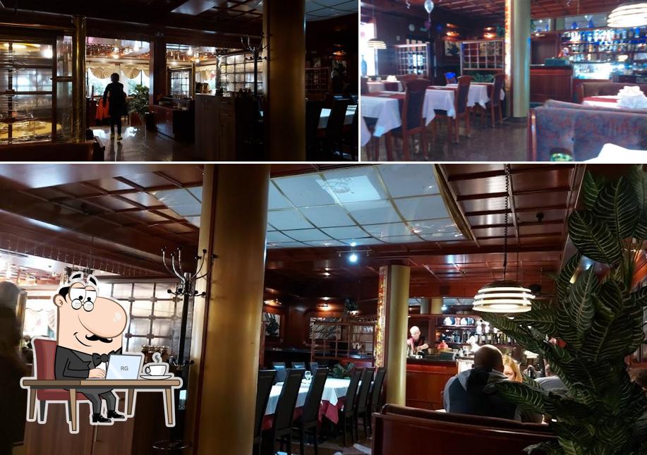 Siediti a un tavolo di Kineski restoran Peking