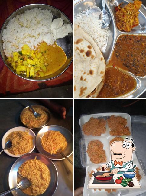 Chicken curry at Trikuta bhojnalaya