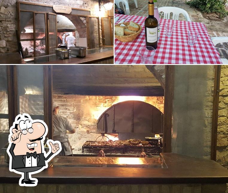 Dai un'occhiata agli interni di Ristorante La Stalla
