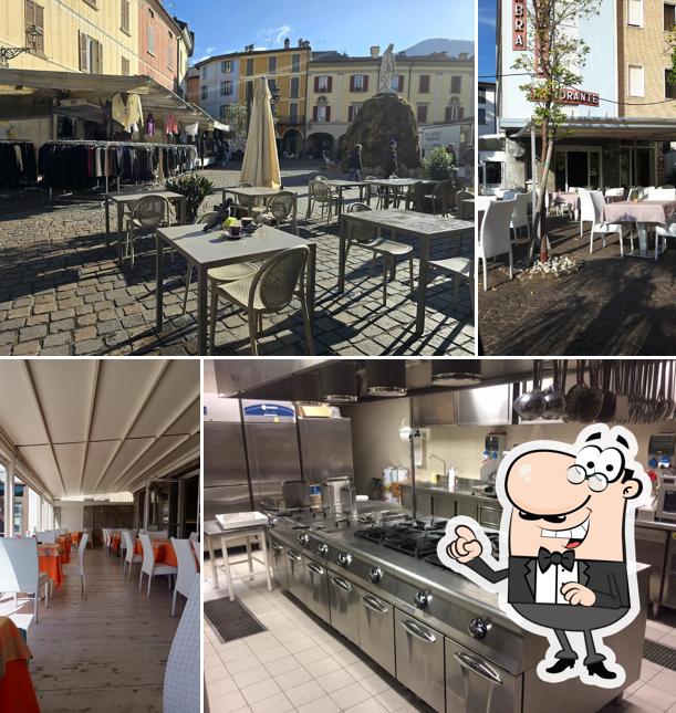 Siediti a un tavolo di Idrovolante Ristorante Pizzeria