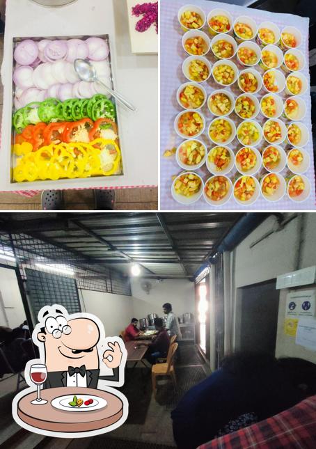 Among different things one can find food and interior at Benny's The Choice