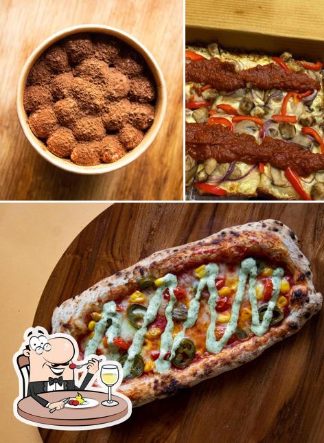 Meals at Pyros Pizza