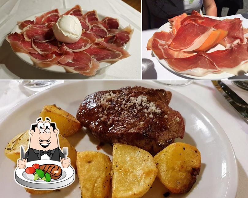 Piatti di carne vengono proposti a Hostaria Farnese