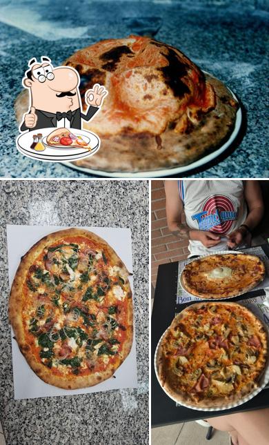 Ordina tra le svariate varianti di pizza