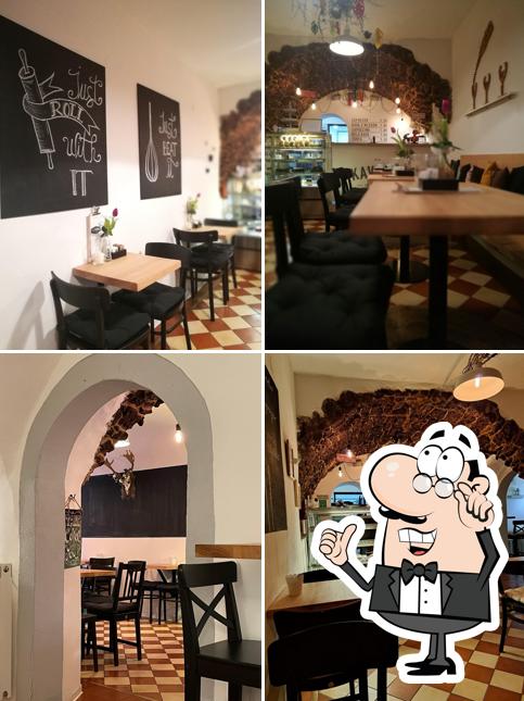 Siediti a un tavolo di Kavarna in Cukrarija