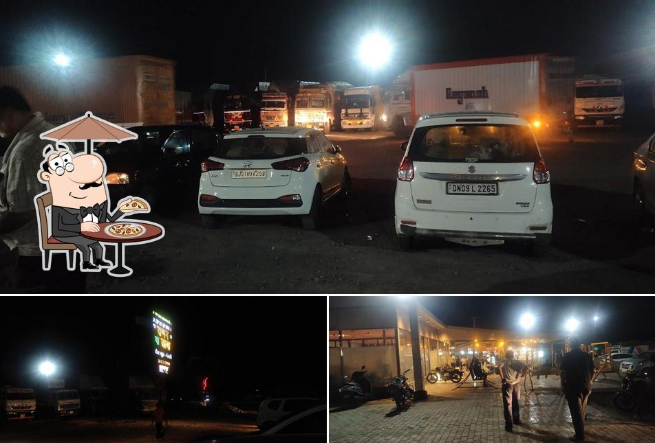 You can get some fresh air outside New Rajan da Dhaba