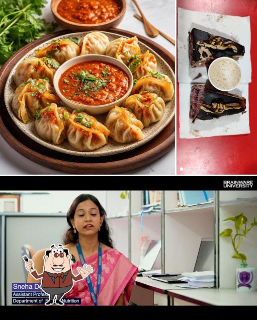 This is the photo showing food and beverage at Pet Pujo Brainware FOOD COURT