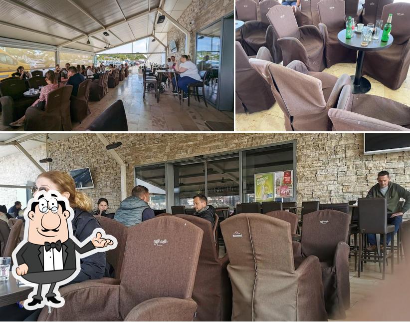 Gli interni di Caffe Caffe