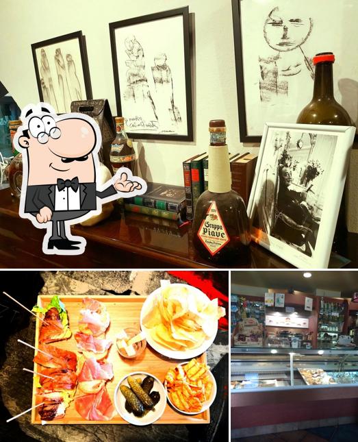 La foto della interni e cibo di Bar NOVECENTO