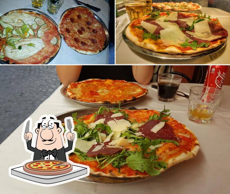 A Pizzeria Da Baffetto, puoi goderti una bella pizza