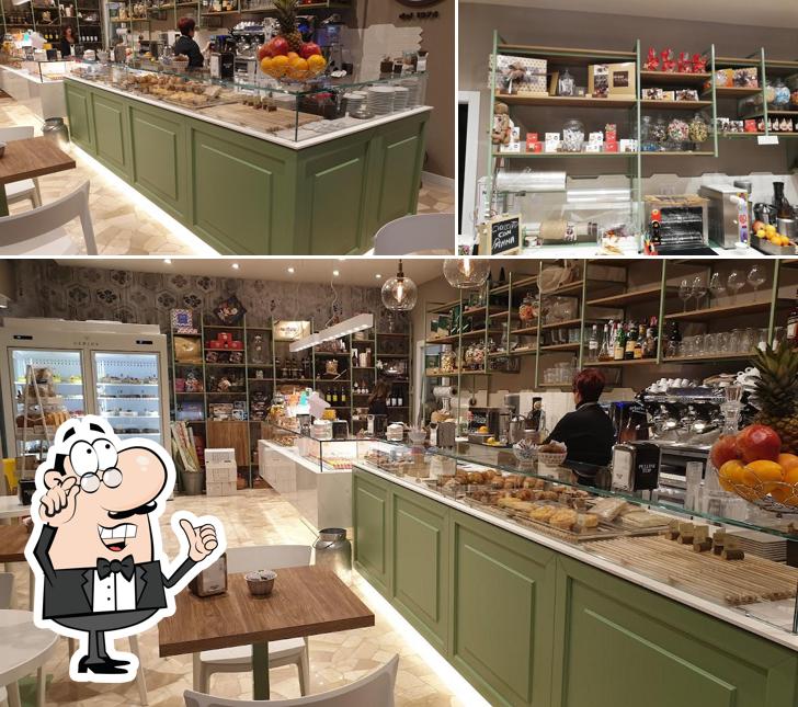 Dai un'occhiata agli interni di Pasticceria Verona 1974