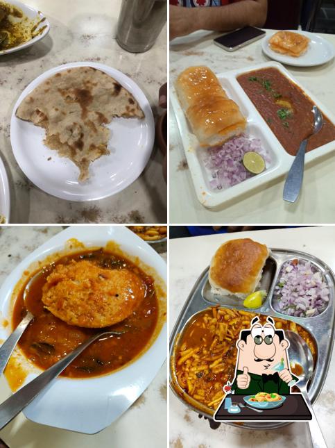 Meals at Shri Seena Palace Hotel