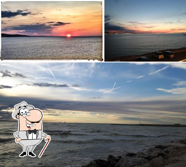 Goditi la vista dagli esterni di Desiderio al Molo 71