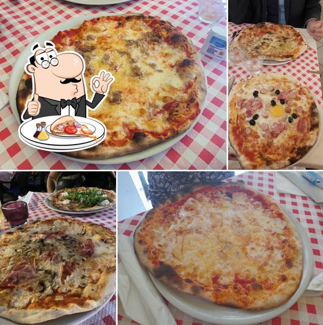 Ordina una pizza a Pizzeria Moonlight