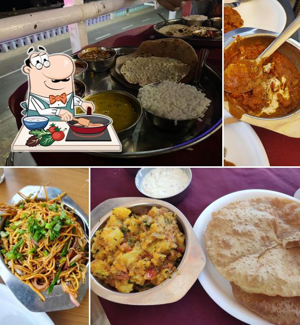 Chicken curry at Apana Foodland