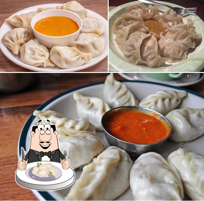 Dumplings at Tonu MOMO Stall