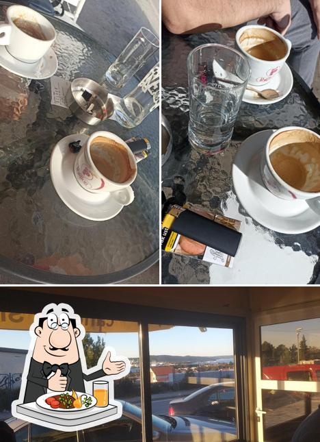 Questa è la immagine che mostra la cibo e esterno di Cafe Silver