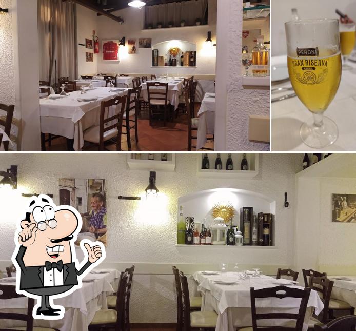 Questa è la foto che mostra la interni e bevanda di Pizzeria Da Donato