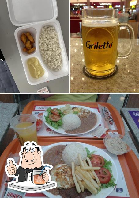 Dê uma olhada a ilustração ilustrando bebida e comida no Griletto