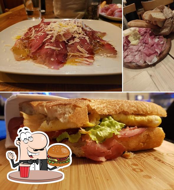 Prova un hamburger a Alle Volte Divino