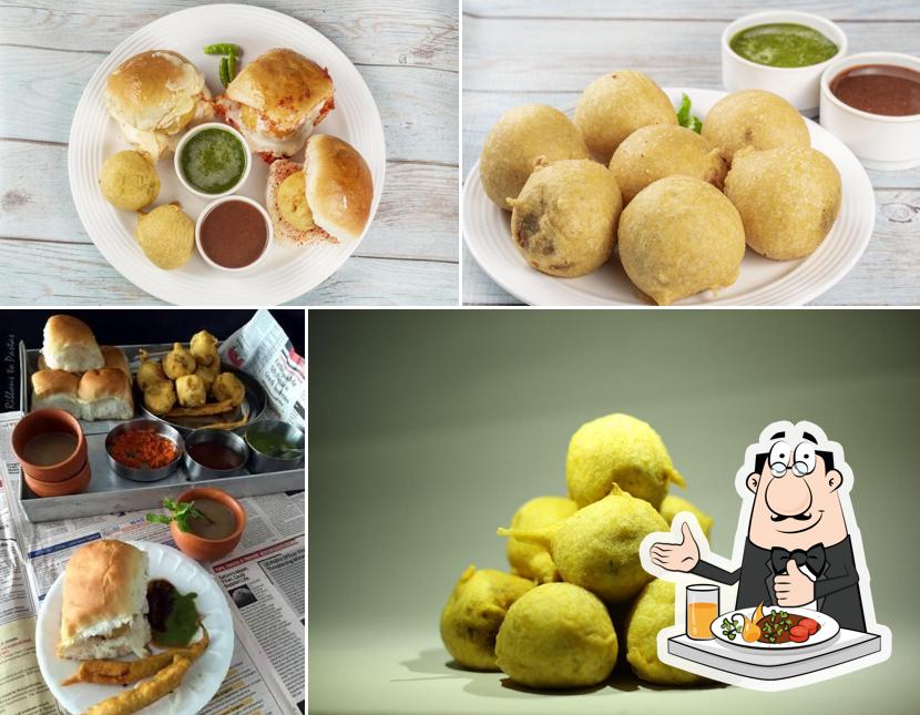 Food at Vaishali Vadapav