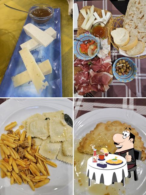 Piatto di formaggi al Azienda Agricola Badu e Chercu s.s.a Fattoria Didattica Agricamper, e Campeggio