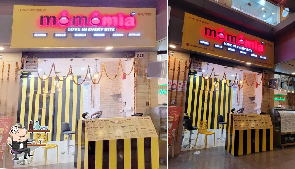 The interior of MOMOMia