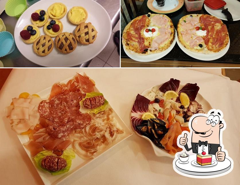 Pizzeria Marechiaro serve un'ampia varietà di dessert